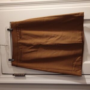 A-Line, Skirt, Front Slit Pockets, Beautifully Tailored. Never worn. Size 10.